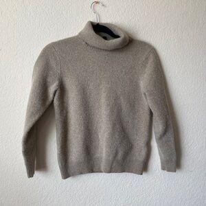 Uniqlo Women’s Mock Turtleneck Sweater 100% Wool Size Medium